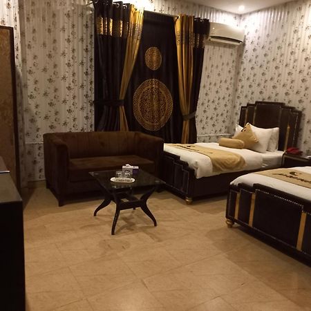 Hotel Premier Inn Johar Town Lahore Eksteriør bilde