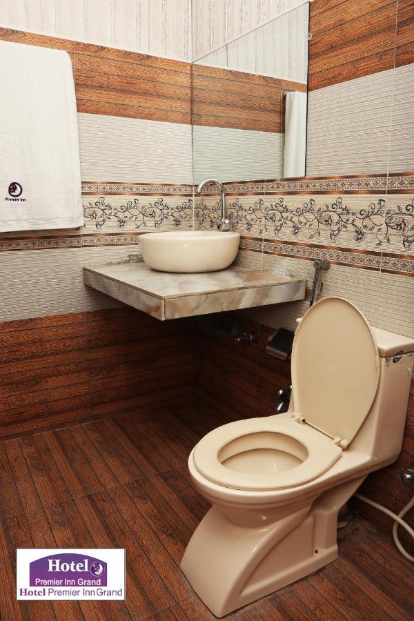Hotel Premier Inn Johar Town Lahore Eksteriør bilde
