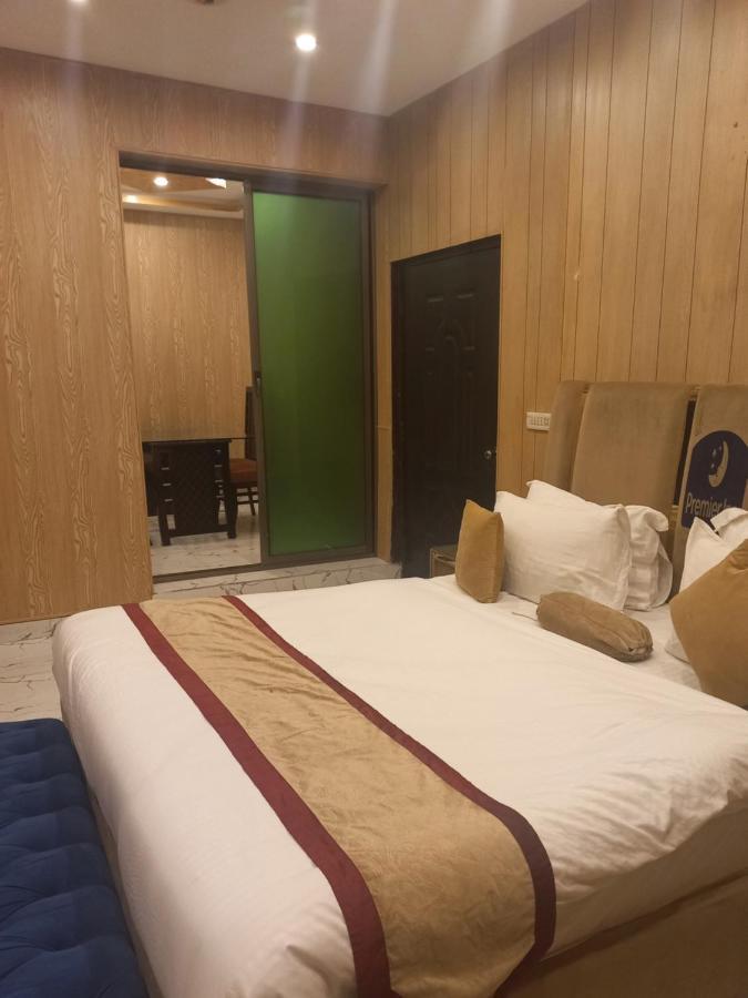 Hotel Premier Inn Johar Town Lahore Eksteriør bilde