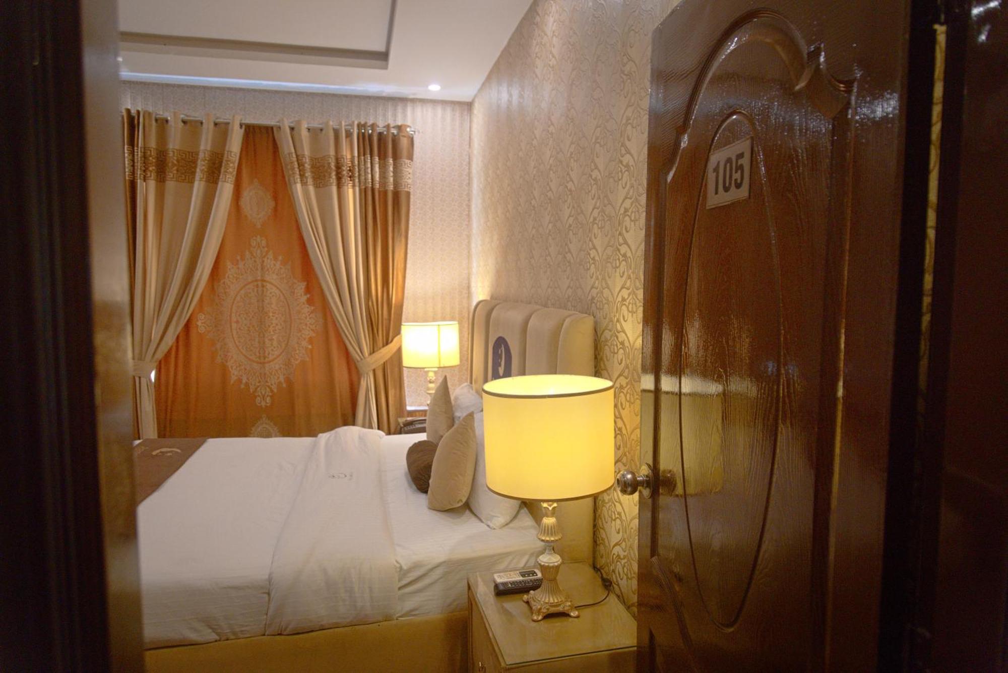 Hotel Premier Inn Johar Town Lahore Eksteriør bilde