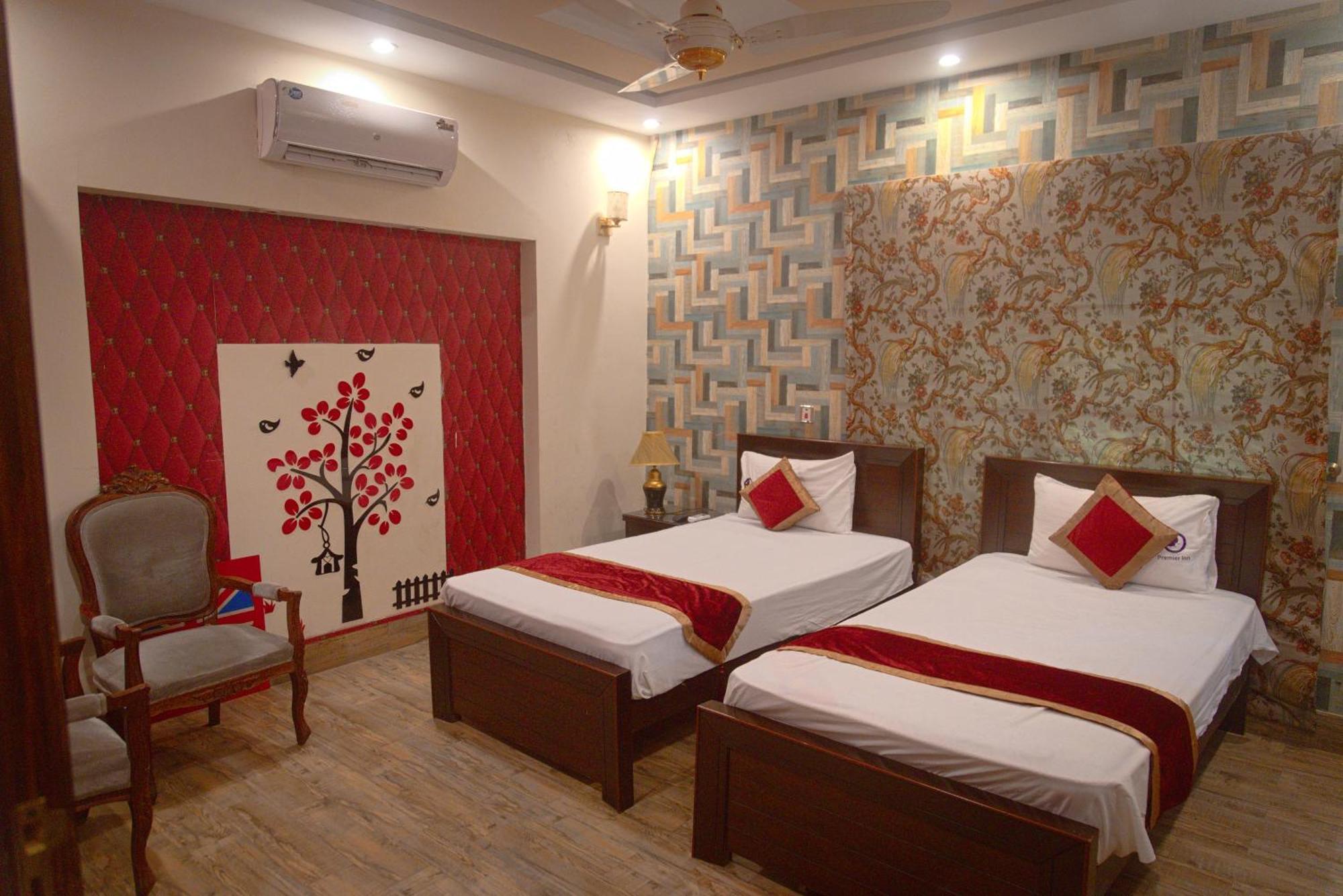 Hotel Premier Inn Johar Town Lahore Eksteriør bilde