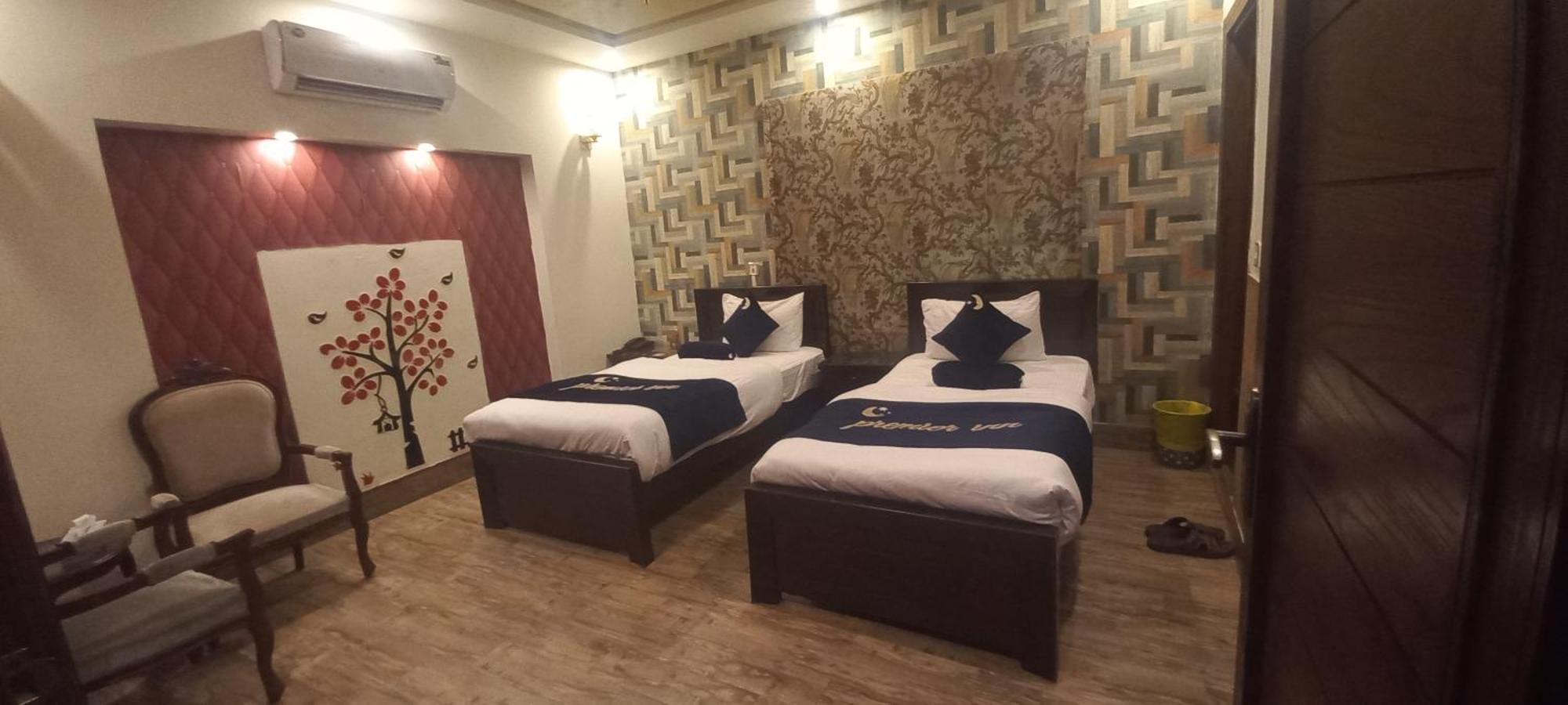 Hotel Premier Inn Johar Town Lahore Eksteriør bilde