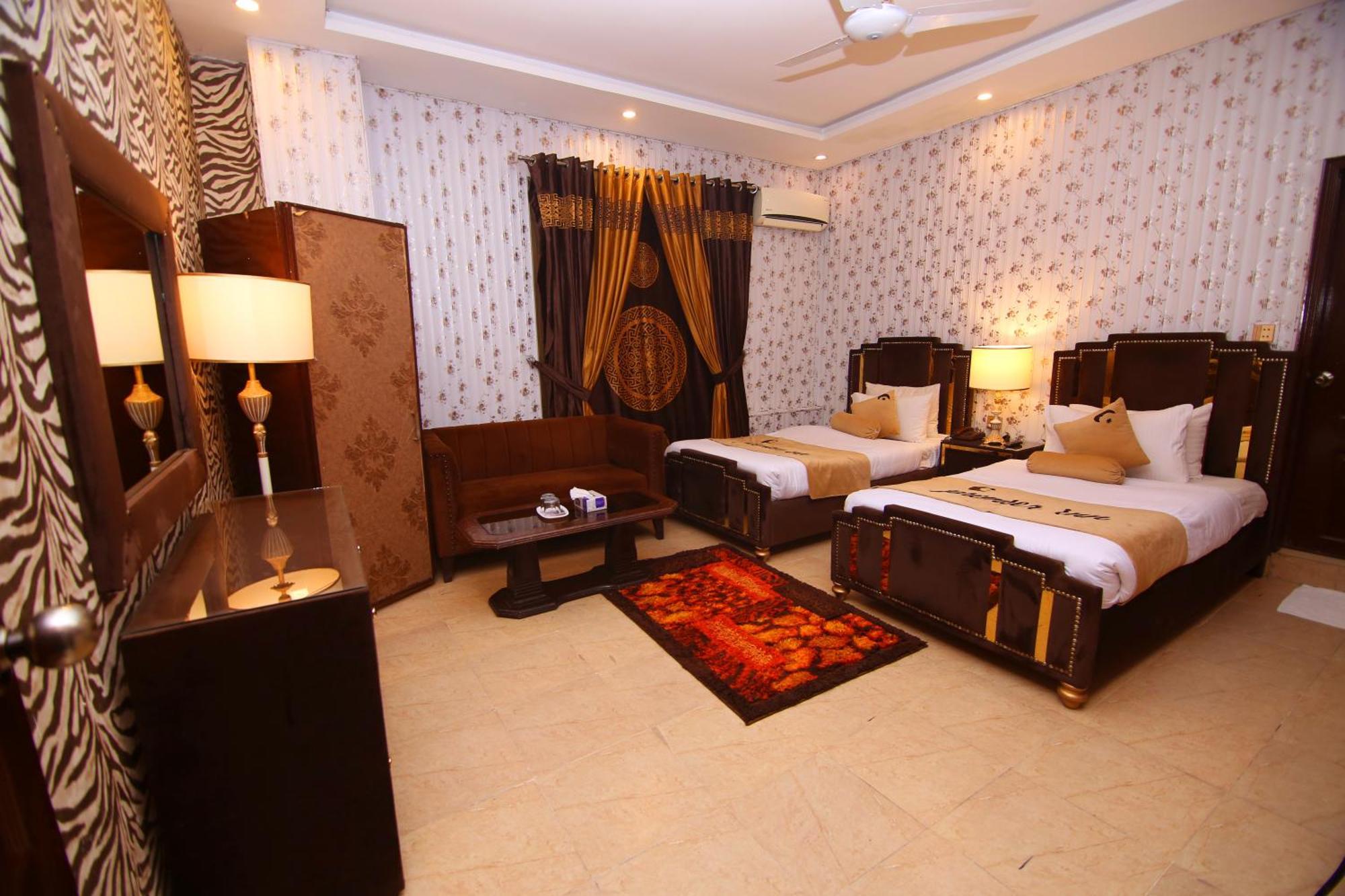 Hotel Premier Inn Johar Town Lahore Eksteriør bilde