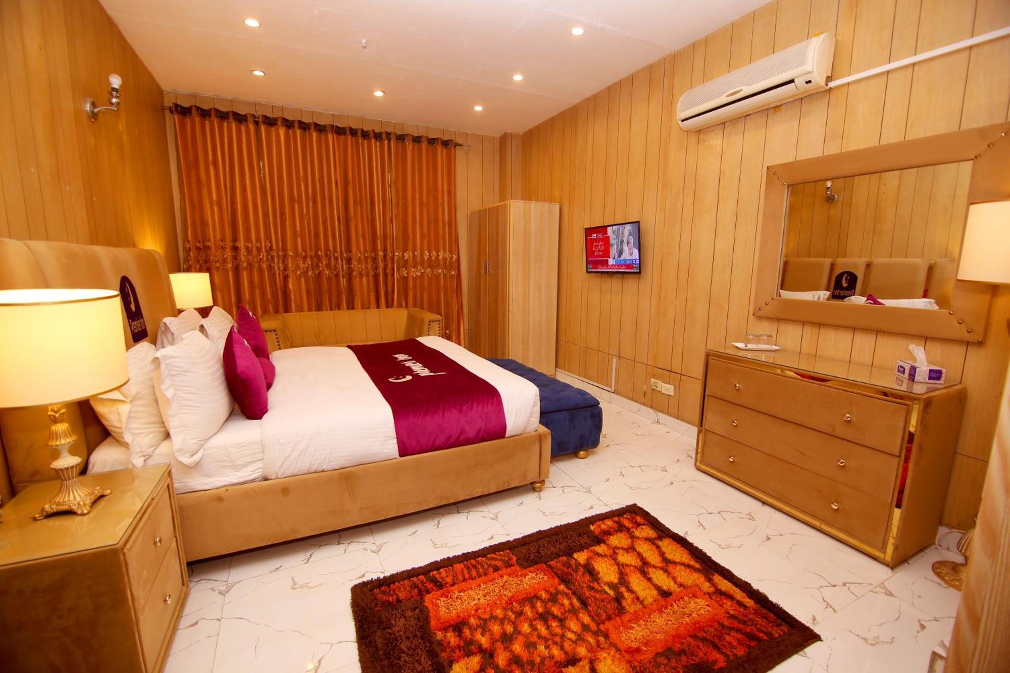 Hotel Premier Inn Johar Town Lahore Eksteriør bilde